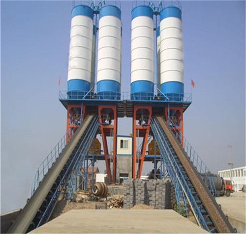 怎么建混凝土攪拌站的地基？